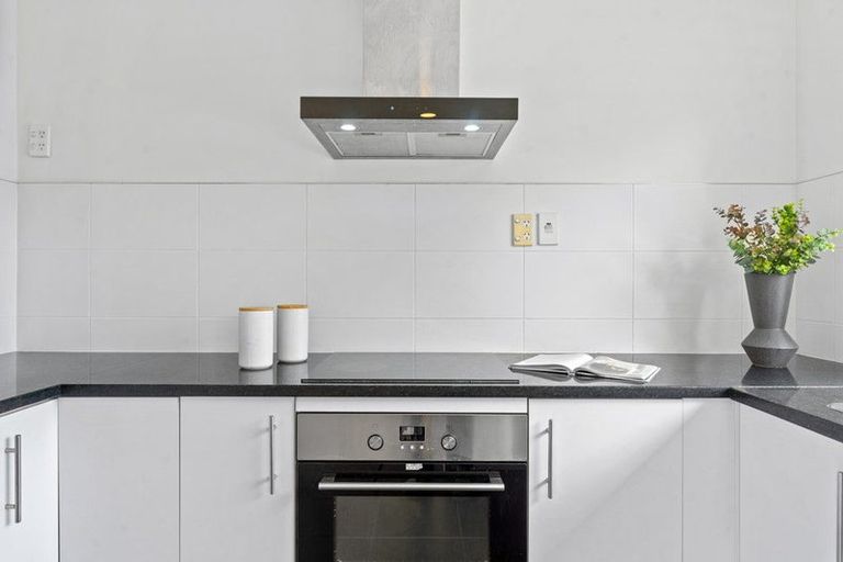 Photo of property in 2/142 Archers Road, Glenfield, Auckland, 0629