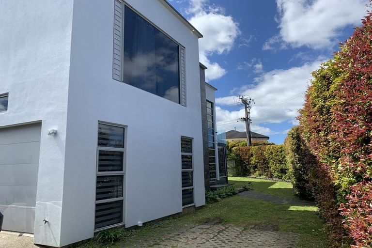 Photo of property in 217 East Coast Road, Campbells Bay, Auckland, 0620