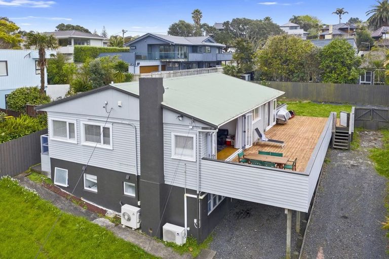 Photo of property in 4 The Esplanade, Campbells Bay, Auckland, 0630