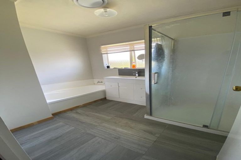 Photo of property in 14 Portrush Lane, Takanini, 2112