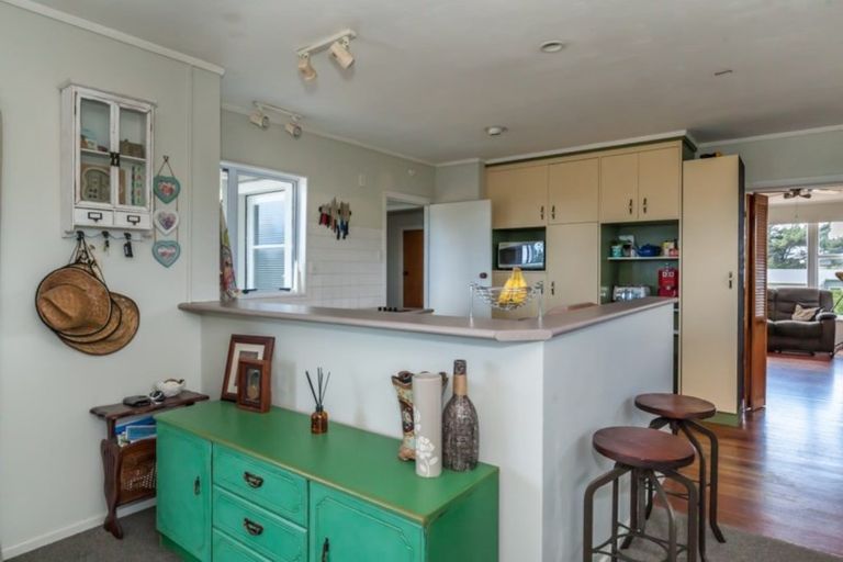 Photo of property in 30 Forest Road, Waitarere Beach, Levin, 5510