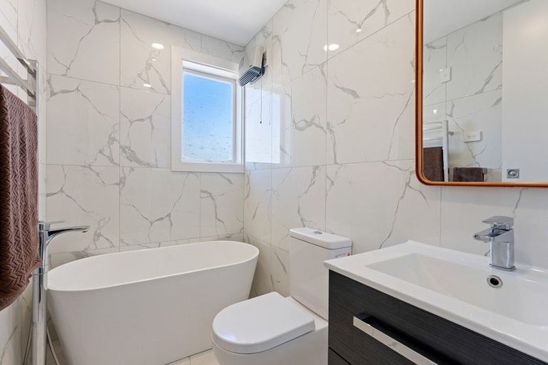 Photo of property in 4 Robert Mckeen Street, Otaki Beach, Otaki, 5512