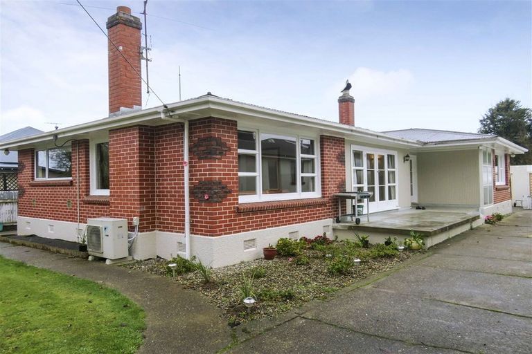 Photo of property in 80 Joseph Street, Waverley, Invercargill, 9810