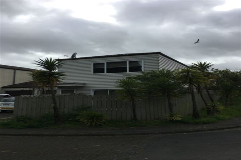 Photo of property in 1 Lumino Lane, Henderson, Auckland, 0612
