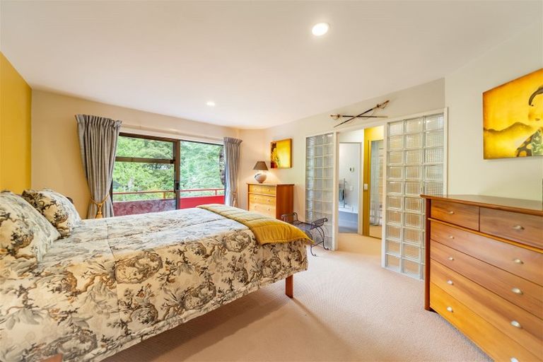 Photo of property in 55 Chatsworth Road, Silverstream, Upper Hutt, 5019