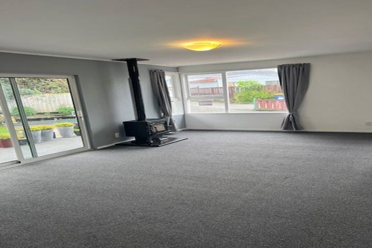 Photo of property in 11 Blue Way, Glendene, Auckland, 0602