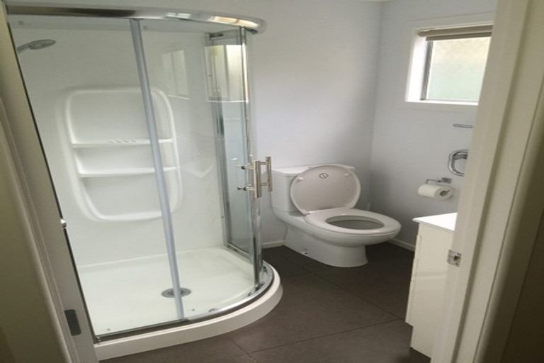 Photo of property in 14 Felstead Street, Birkenhead, Auckland, 0626