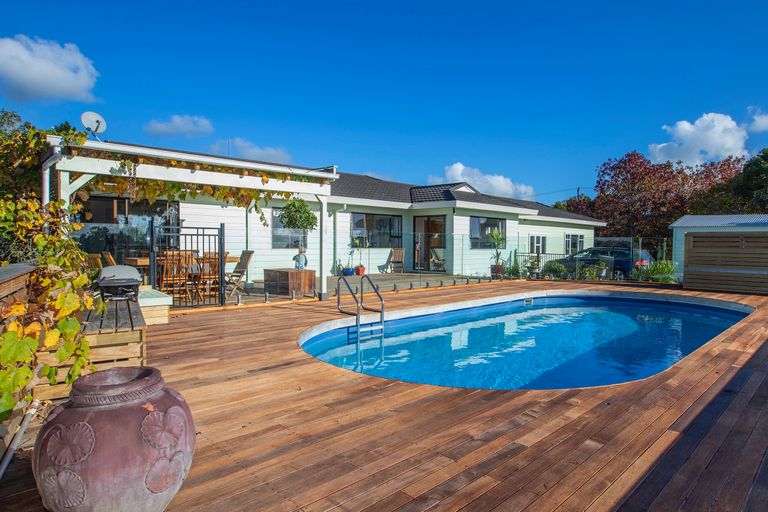 Photo of property in 66 Waiteitei Road, Wellsford, 0974