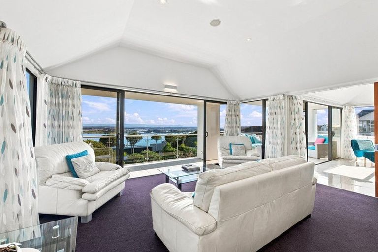 Photo of property in 60 Glenstrae Road, Redcliffs, Christchurch, 8081