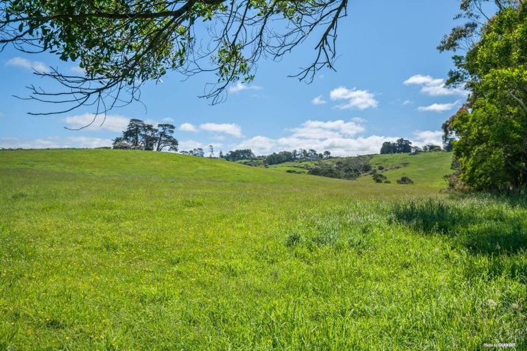 Photo of property in 141 Amreins Road, Taupaki, Henderson, 0782