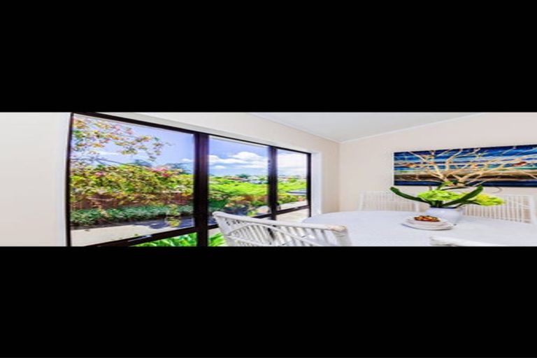 Photo of property in 43 Gosford Drive, Botany Downs, Auckland, 2010