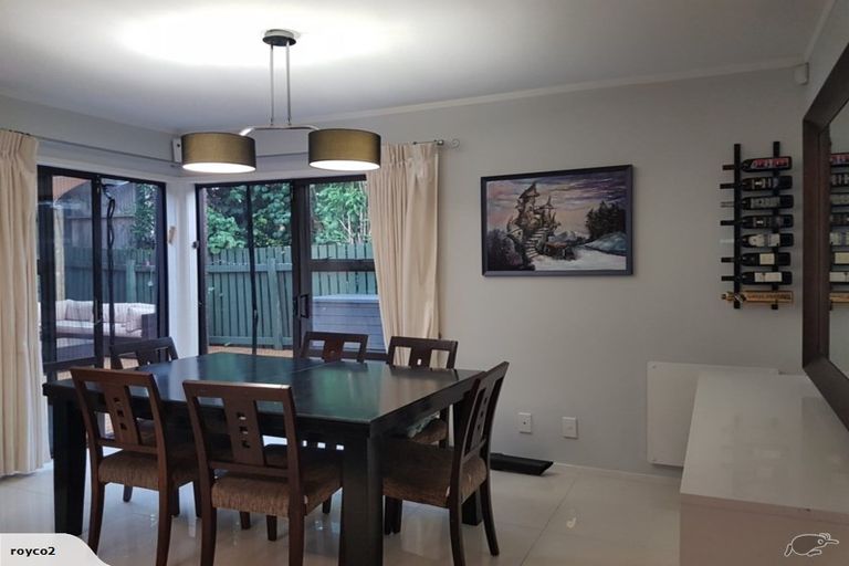 Photo of property in 2/10 Tiri View Place, Waiake, Auckland, 0630