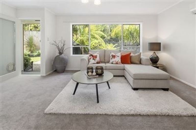 Photo of property in 2/20 Flavia Close, Torbay, Auckland, 0630
