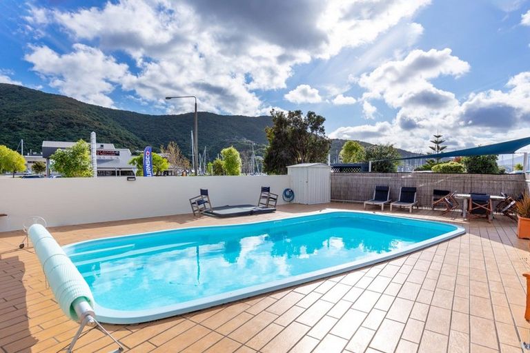 Photo of property in 9/45 Beach Road, Waikawa, Picton, 7220