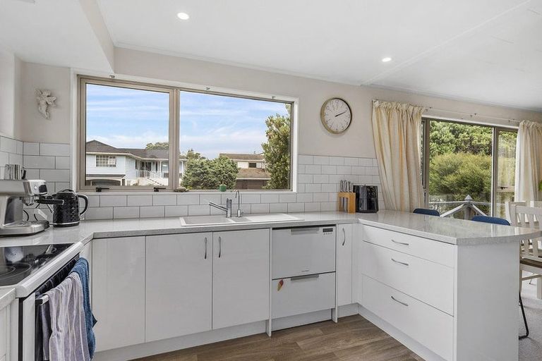 Photo of property in 27a Penryn Drive, Camborne, Porirua, 5026