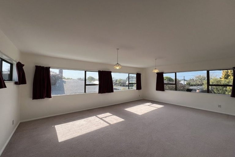 Photo of property in 11 Sevenoaks Drive, Bryndwr, Christchurch, 8053