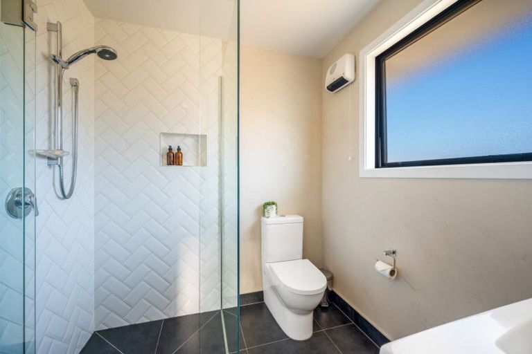 Photo of property in 9 Sarges Way, Lake Hawea, Wanaka, 9382