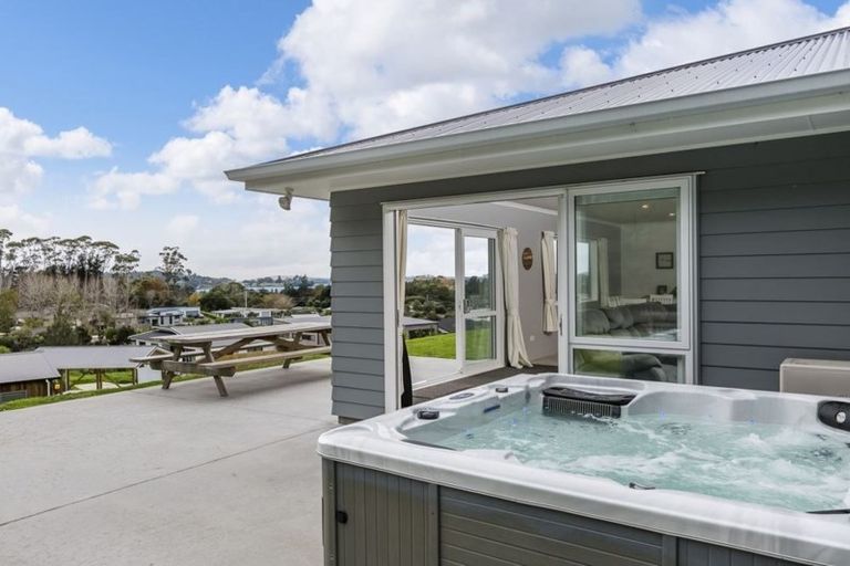 Photo of property in 12 Kuaka Crescent, Mangawhai, 0505