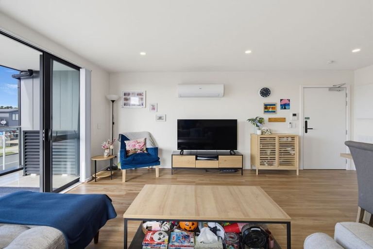 Photo of property in 104/5 Dishys Road, Flat Bush, Auckland, 2019