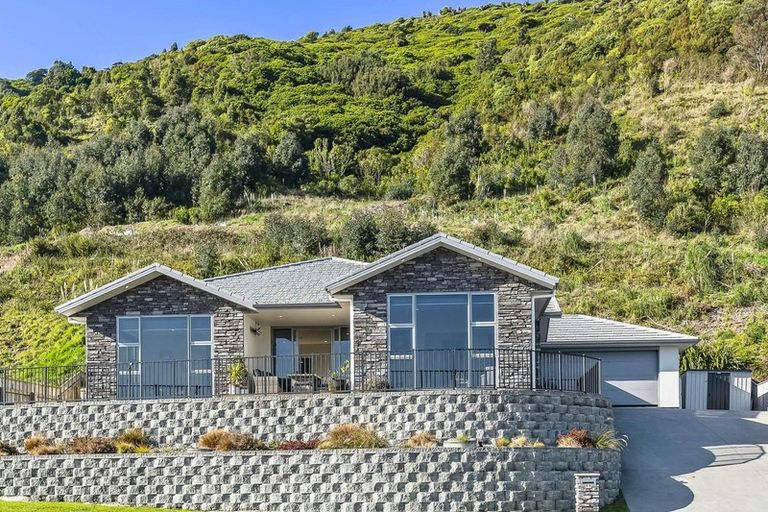 Photo of property in 99 Kakariki Grove, Waikanae, 5036