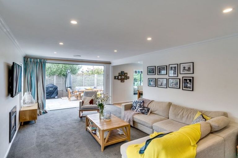 Photo of property in 15 Carl Avenue, Havelock North, 4130