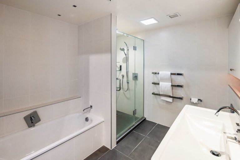 Photo of property in 302/136 Marine Parade, Mount Maunganui, 3116