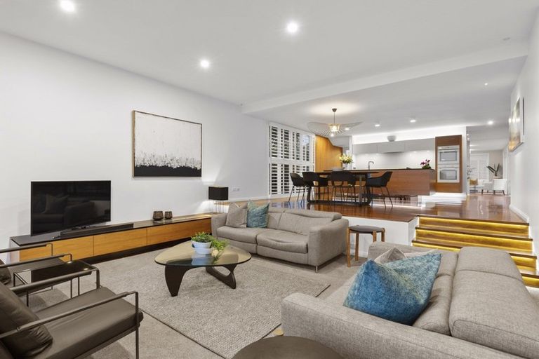 Photo of property in 5c Church Street, Devonport, Auckland, 0624