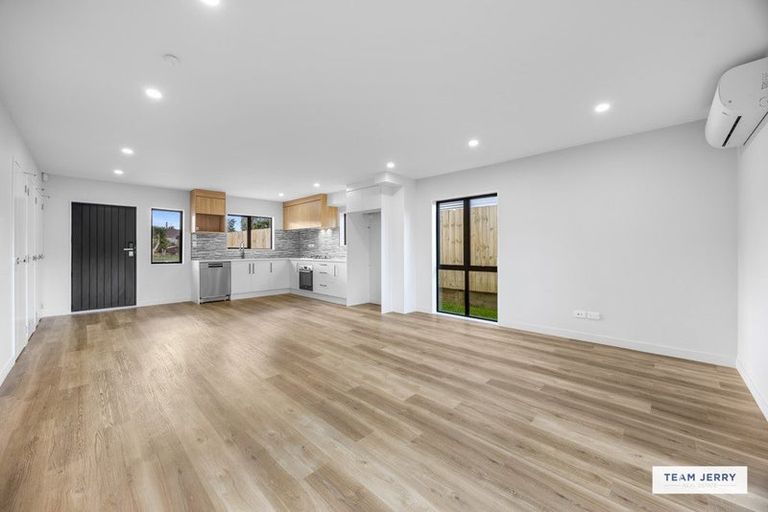 Photo of property in 40a Trentham Road, Papakura, 2110