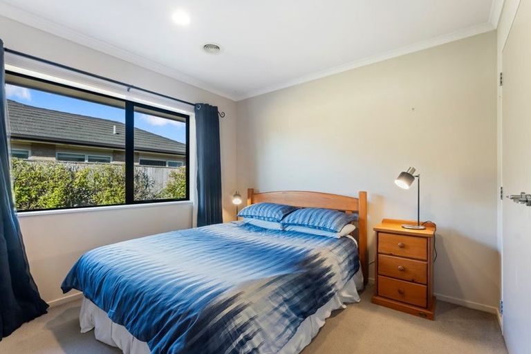 Photo of property in 17 Gandalf Crescent, Paraparaumu, 5032