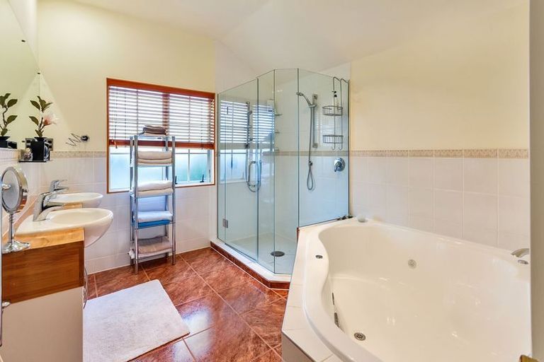 Photo of property in 6 Amber Glen, Albany, Auckland, 0632