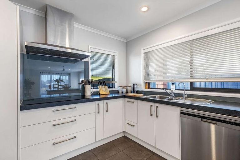 Photo of property in 21 Omega Place, Coastlands, Whakatane, 3120