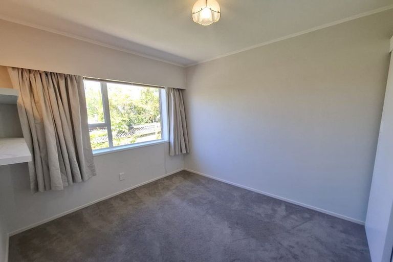 Photo of property in 1/5 Tobruk Crescent, Milford, Auckland, 0620
