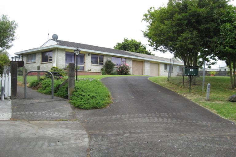 Photo of property in 2/11 Anarahi Place, Mangere Bridge, Auckland, 2022