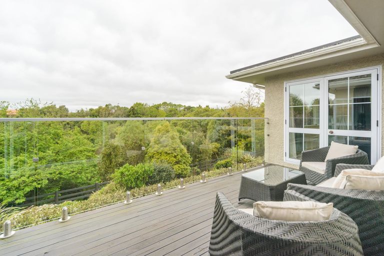 Photo of property in 22 Greenwood Place, Fitzherbert, Palmerston North, 4410