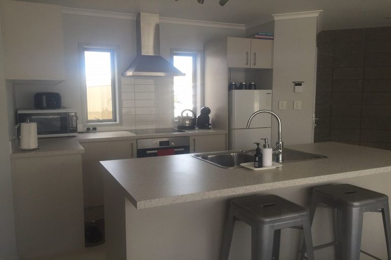 Photo of property in 2/925 Whangaparaoa Road, Manly, Whangaparaoa, 0930