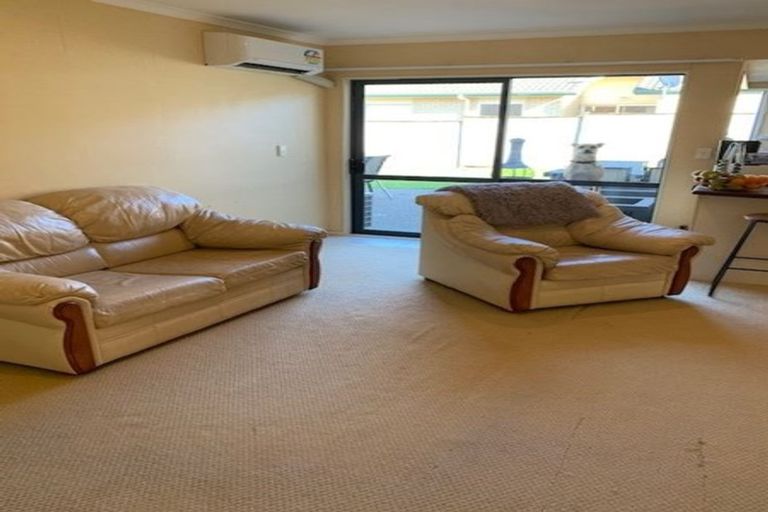 Photo of property in 10 Sayes Close, East Tamaki, Auckland, 2013