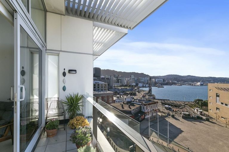 Photo of property in Portal Apartments, 8a/42 Cable Street, Te Aro, Wellington, 6011