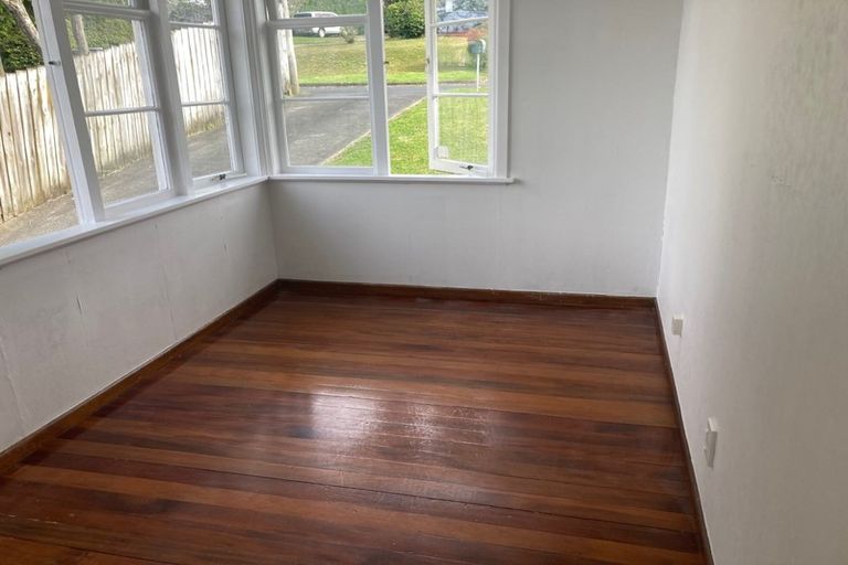 Photo of property in 5 Christina Avenue, Te Atatu South, Auckland, 0602