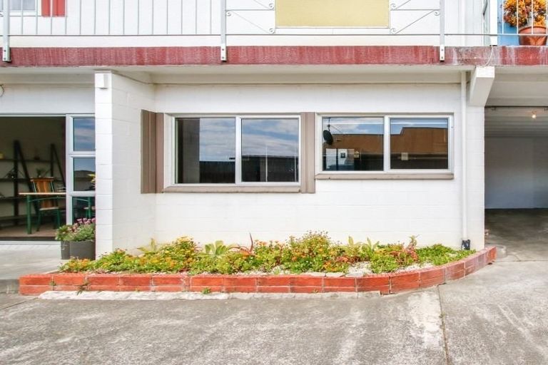 Photo of property in 6/8 Lee Road, Taradale, Napier, 4112