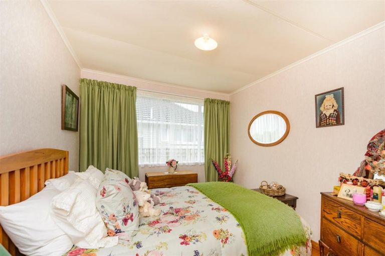 Photo of property in 27 Holland Crescent, Bulls, 4818