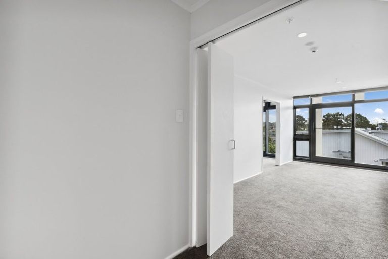 Photo of property in 5e/30 Westward Ho, Glen Eden, Auckland, 0602