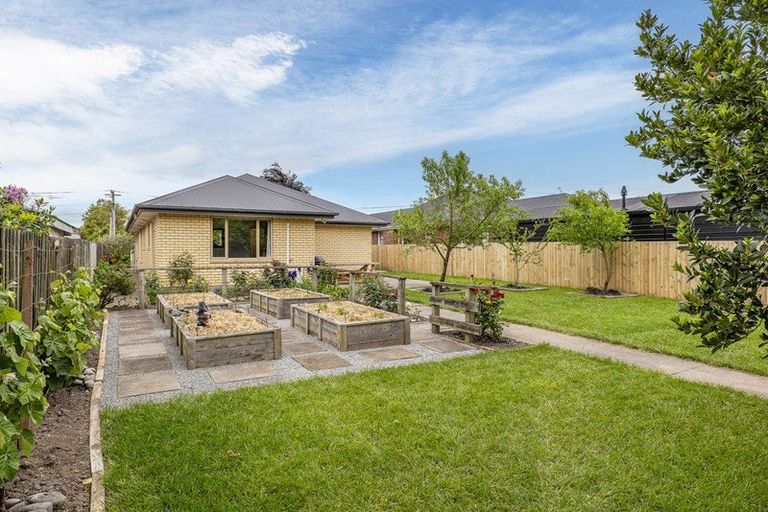Photo of property in 450 Hills Road, Mairehau, Christchurch, 8052
