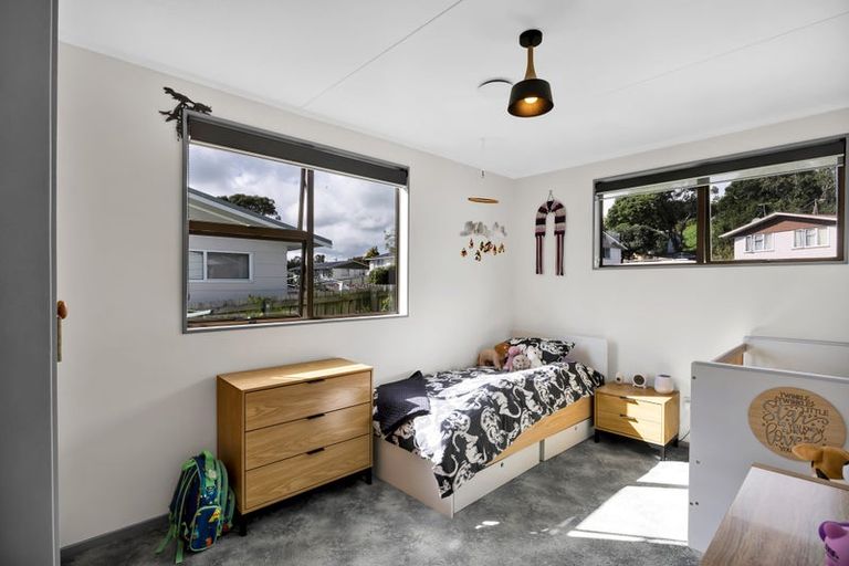 Photo of property in 6a Brixham Place, Merrilands, New Plymouth, 4312