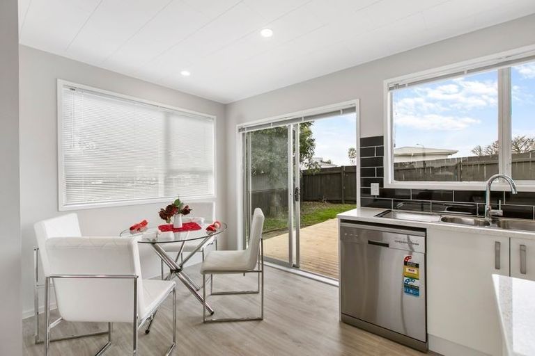 Photo of property in 18 Shalimar Place, Clover Park, Auckland, 2019