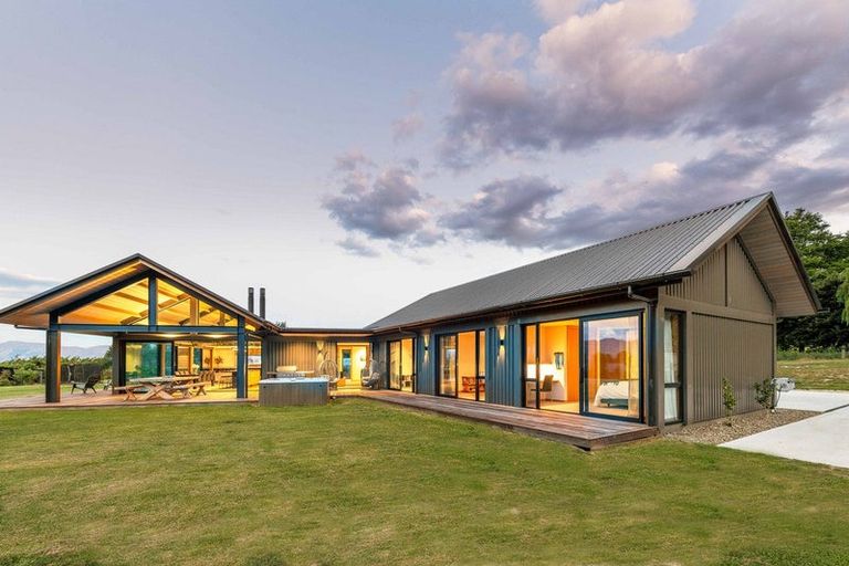 Photo of property in 58 Oak Lane, Wanaka, 9305