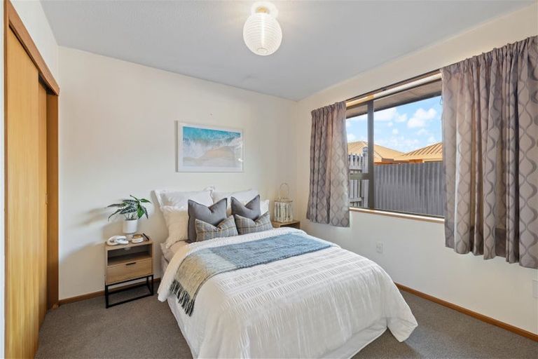 Photo of property in 4b Grassmere Street, Papanui, Christchurch, 8052