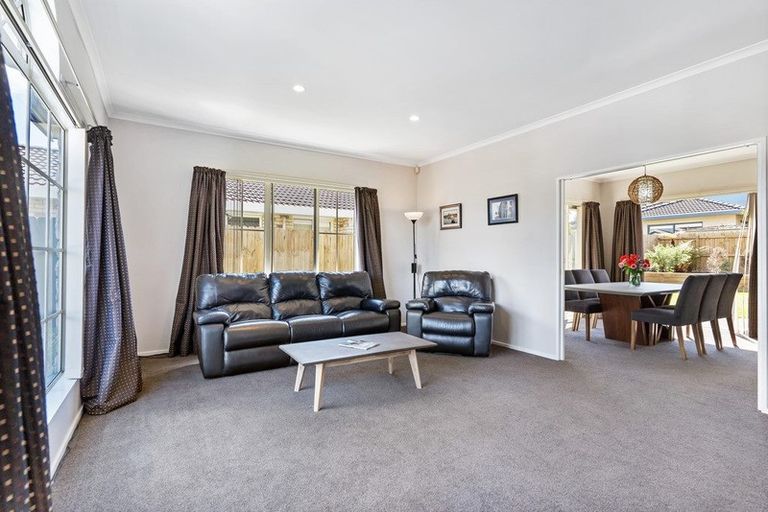 Photo of property in 154 Kilkenny Drive, East Tamaki Heights, Auckland, 2016