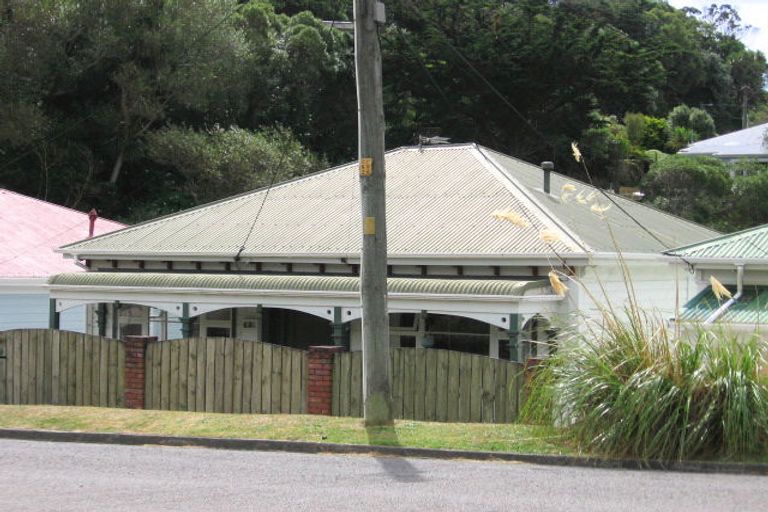 Photo of property in 12 Danube Street, Island Bay, Wellington, 6023