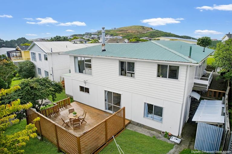 Photo of property in 77 Baylands Drive, Newlands, Wellington, 6037