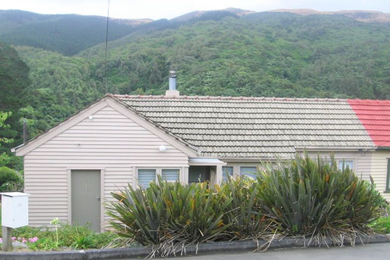 Photo of property in 10 Berkshire Avenue, Wilton, Wellington, 6012
